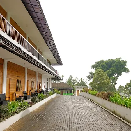 Oyo 446 Hotel Kawi Surapatha-3