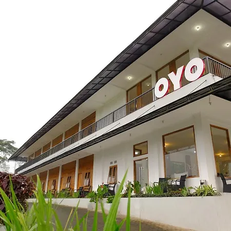 Oyo 446 Hotel Kawi Surapatha-2
