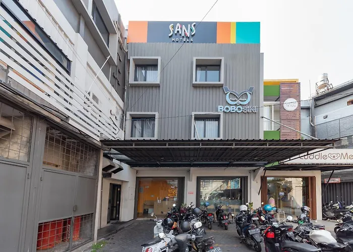 Sans Hotel Bobosini Malang by RedDoorz